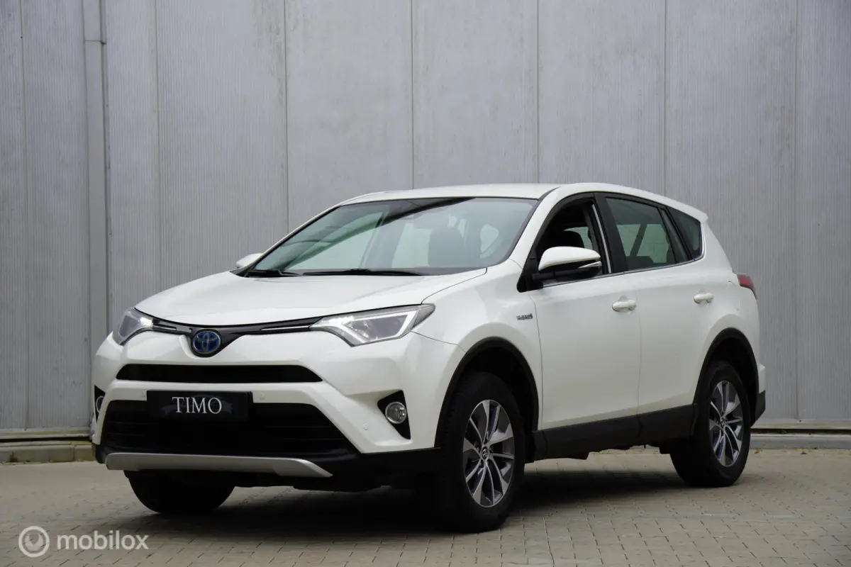 2.5 Hybrid Dynamic 104.011 KM