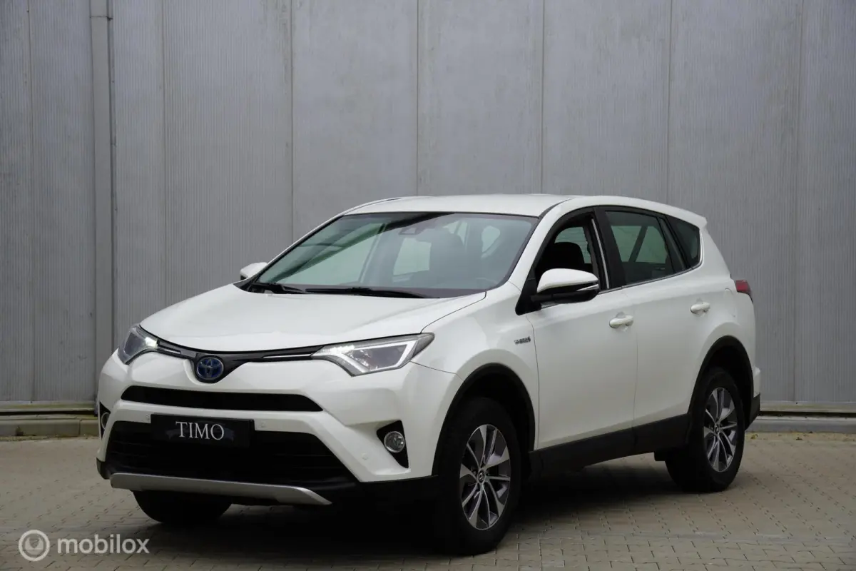 2.5 Hybrid Dynamic 104.011 KM