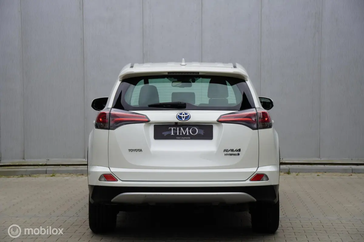 2.5 Hybrid Dynamic 104.011 KM