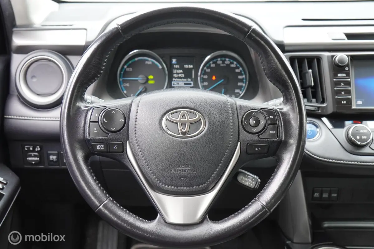 2.5 Hybrid Dynamic 104.011 KM
