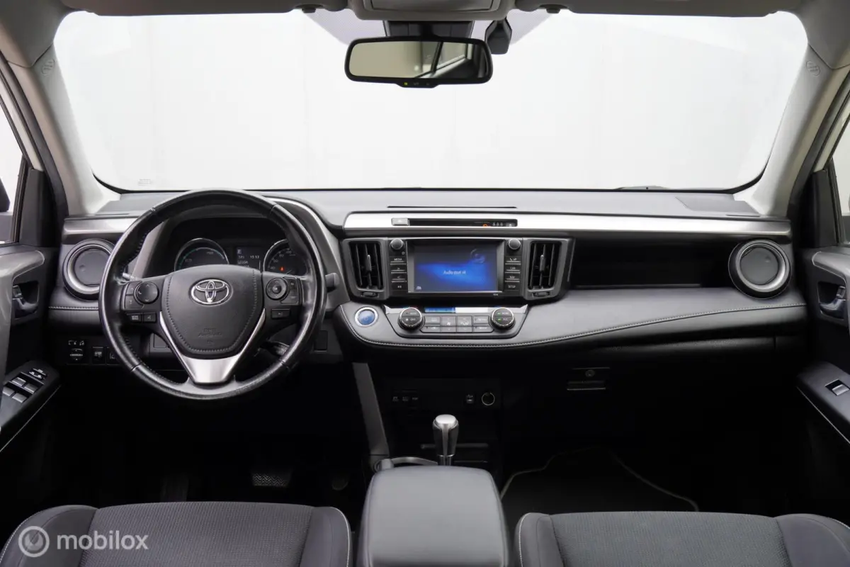 2.5 Hybrid Dynamic 104.011 KM