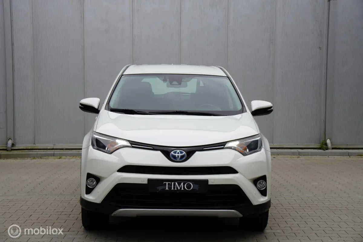 2.5 Hybrid Dynamic 104.011 KM