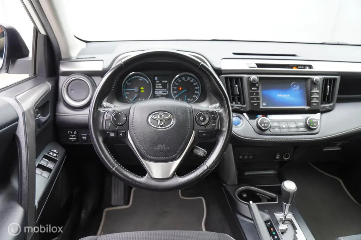 2.5 Hybrid Dynamic 104.011 KM