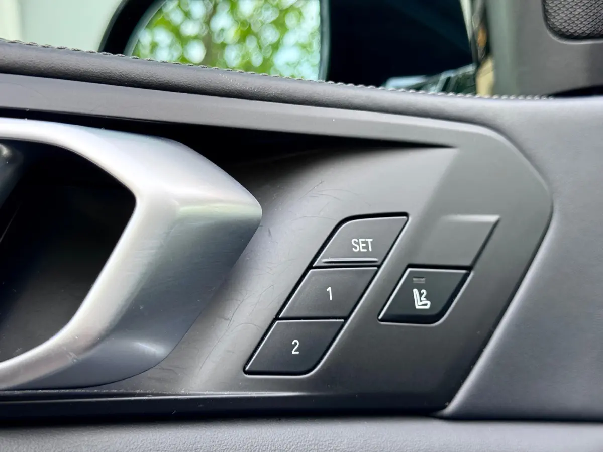 XDrive45e High Executive M Seats/360/HuD/Memory