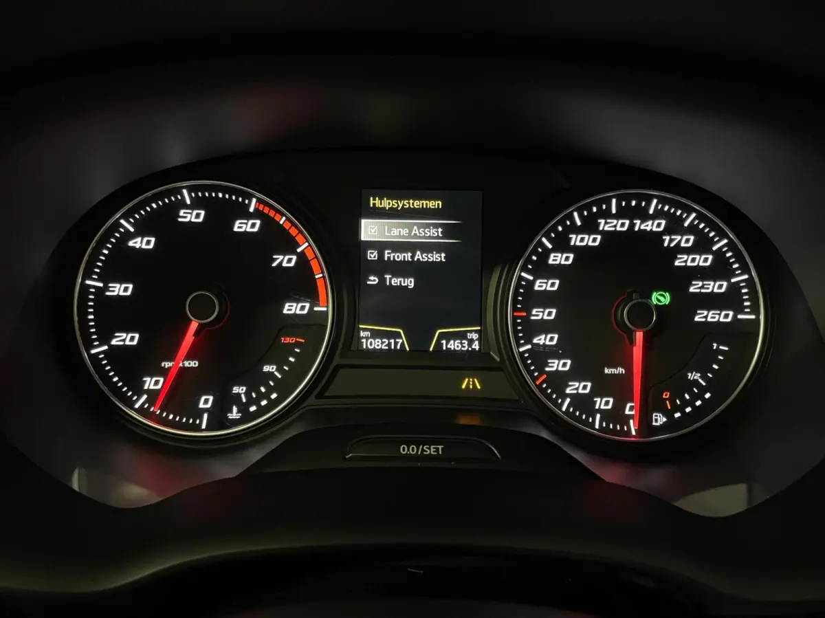 1.4 TSI Xcellence/ Camera/ LED/ Keyless/ CarPlay/ 18”LMV