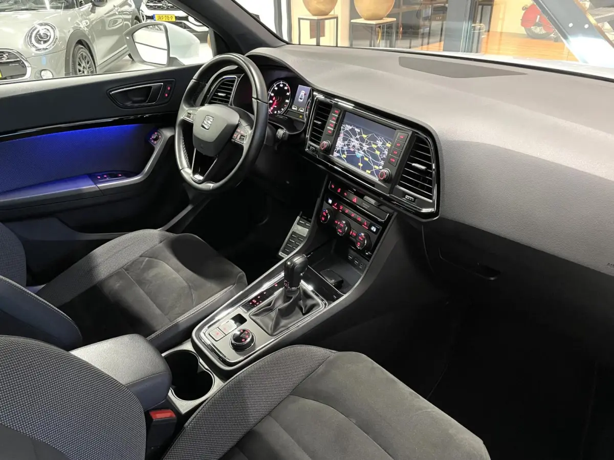 1.4 TSI Xcellence/ Camera/ LED/ Keyless/ CarPlay/ 18”LMV