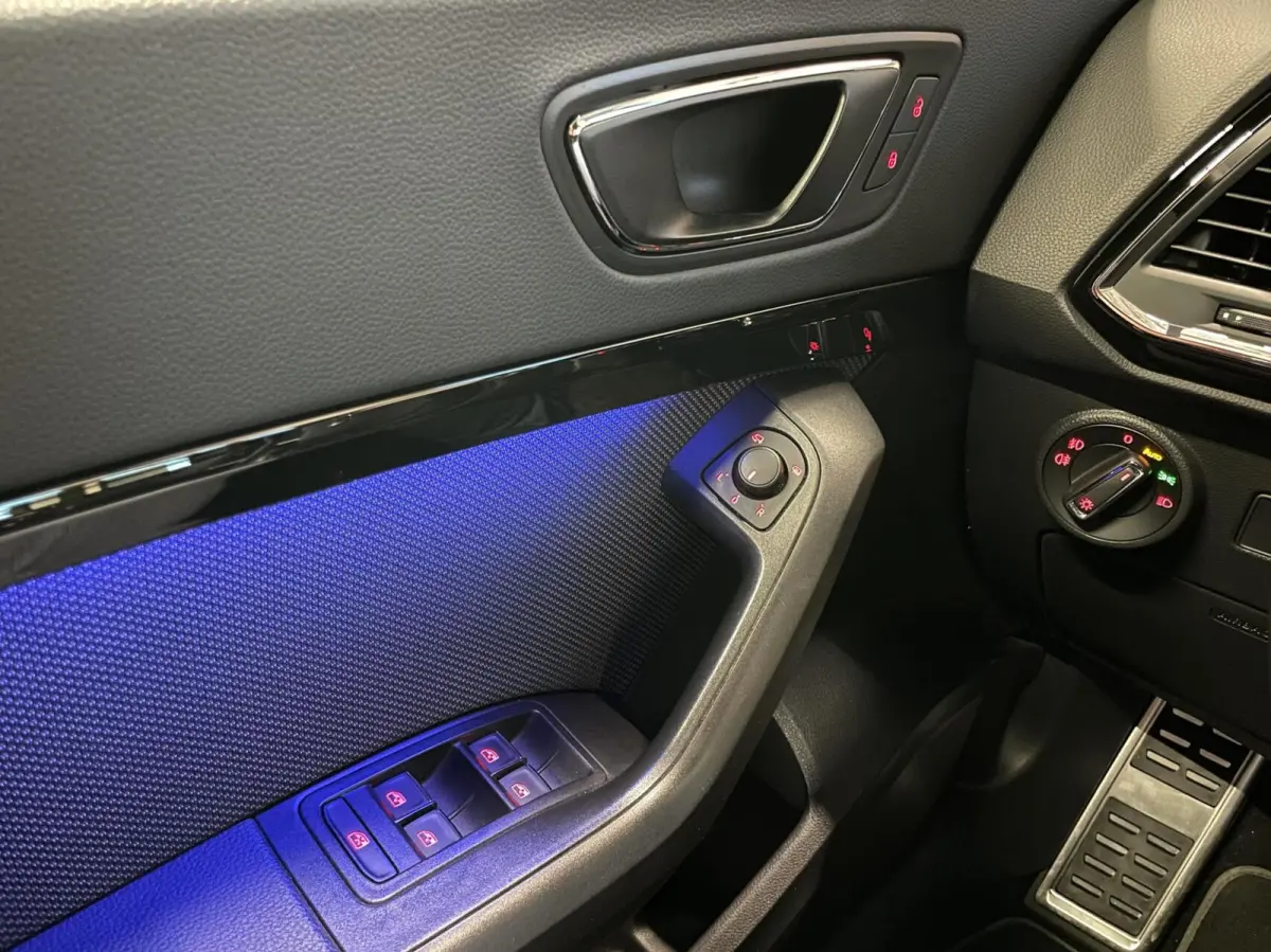 1.4 TSI Xcellence/ Camera/ LED/ Keyless/ CarPlay/ 18”LMV