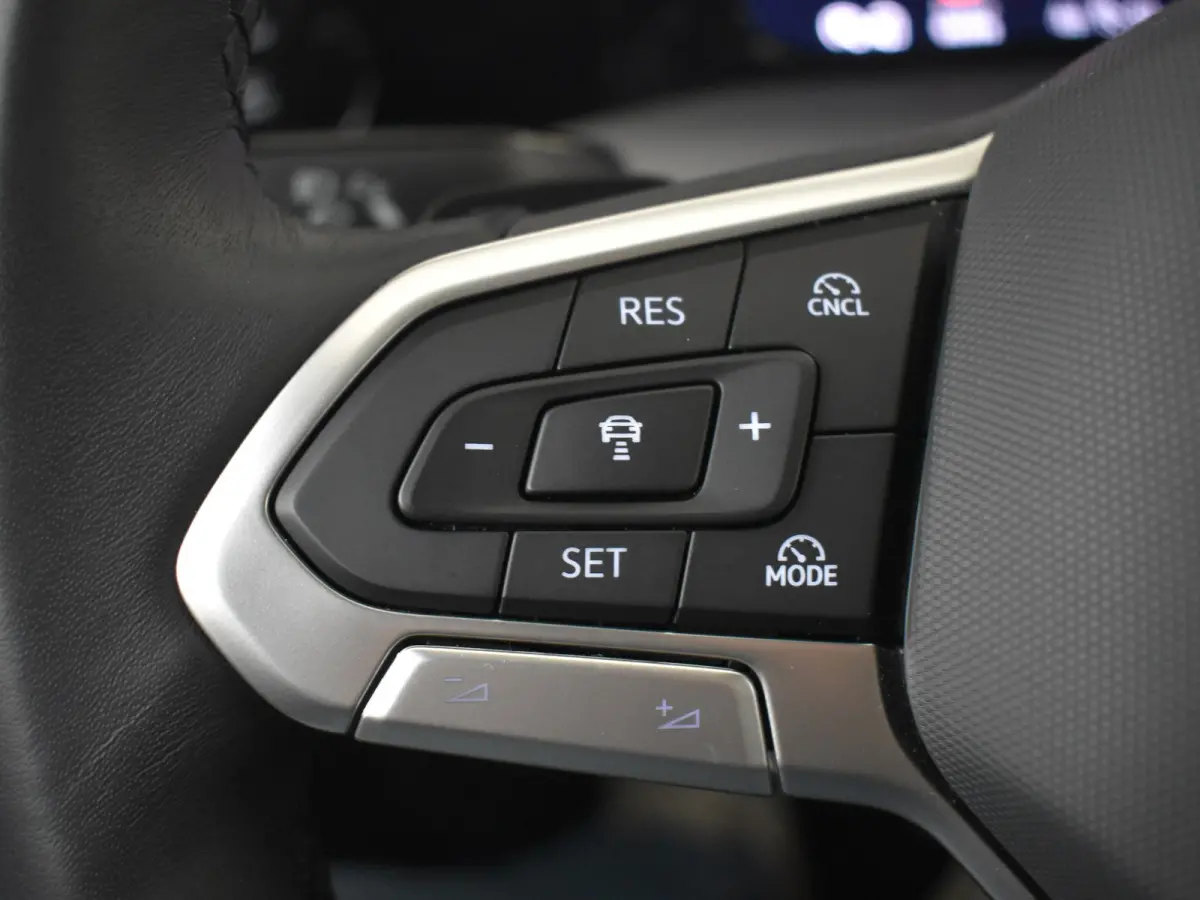 1.5 eHybrid Style Edition 204PK DSG/AUTO | Verlichte Gril l Elektr. Stoelen met geheugen l Camera | Apple carplay Android auto | Cruise control adaptief | Navigatie | Parkeersensoren voor/ac