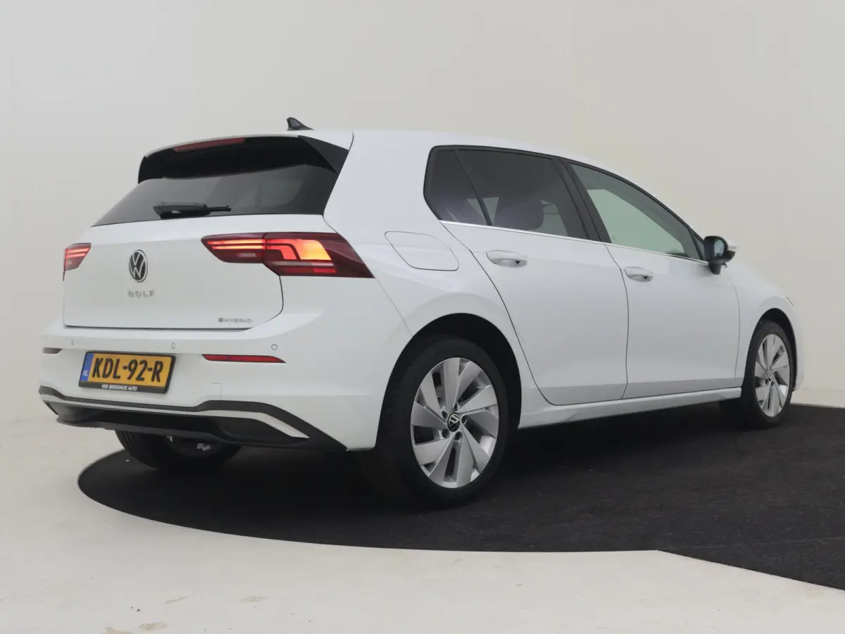1.5 eHybrid Style Edition 204PK DSG/AUTO | Verlichte Gril l Elektr. Stoelen met geheugen l Camera | Apple carplay Android auto | Cruise control adaptief | Navigatie | Parkeersensoren voor/ac