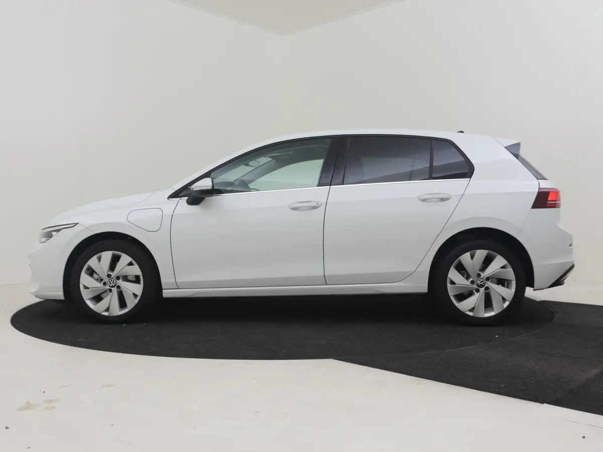 1.5 eHybrid Style Edition 204PK DSG/AUTO | Verlichte Gril l Elektr. Stoelen met geheugen l Camera | Apple carplay Android auto | Cruise control adaptief | Navigatie | Parkeersensoren voor/ac