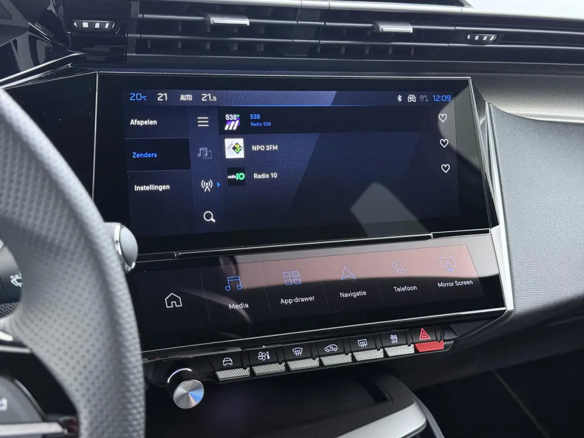 GT 195pk Plugin-Hybrid Automaat | VOORRAAR DEAL! | Navigatie | Alcantara bekleding | Elektrisch verstelbare bestuurdersstoel | Rondom camera | Drive assist pack | Elektrische achterklep | Ap