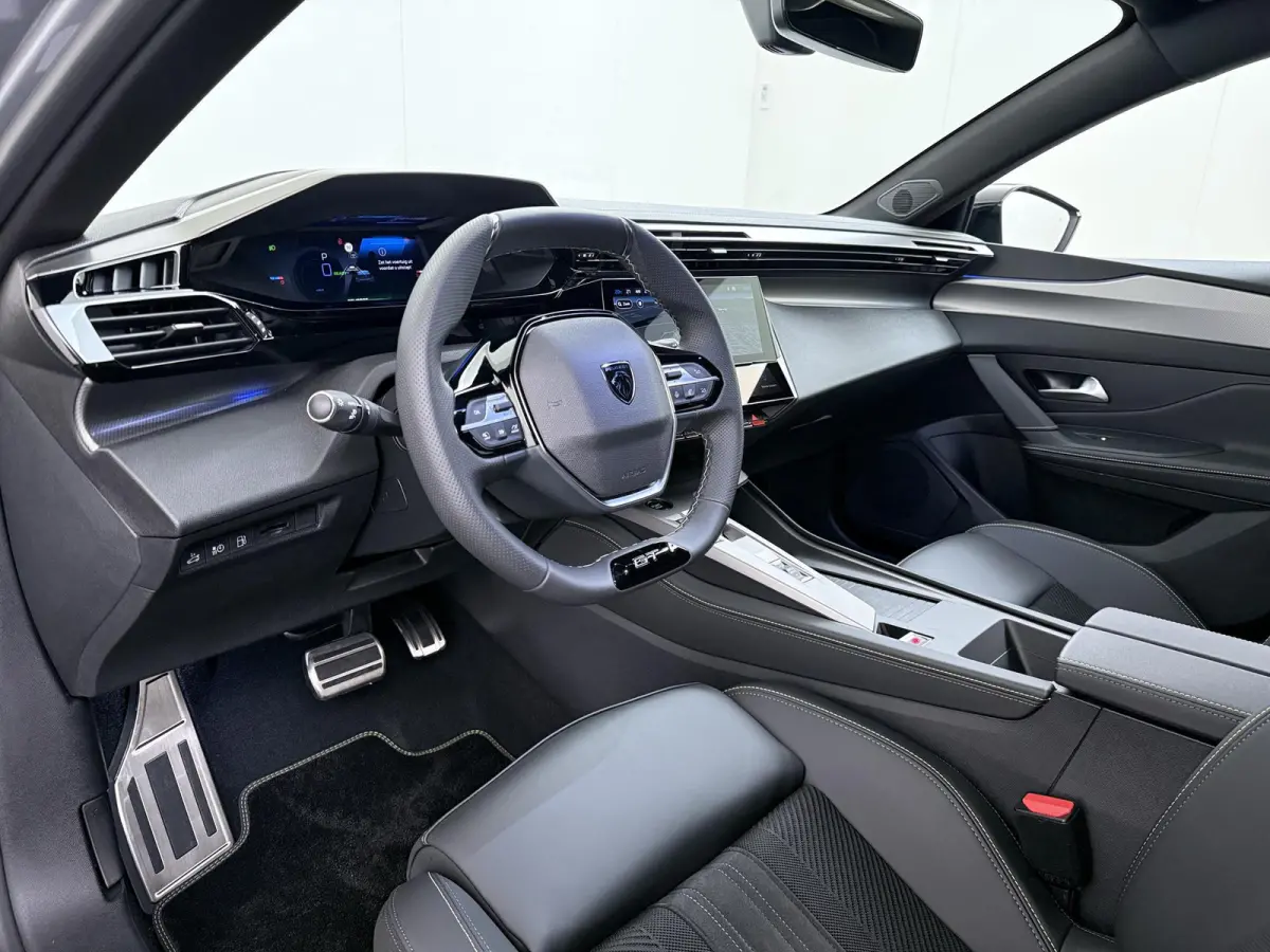 GT 195pk Plugin-Hybrid Automaat | VOORRAAR DEAL! | Navigatie | Alcantara bekleding | Elektrisch verstelbare bestuurdersstoel | Rondom camera | Drive assist pack | Elektrische achterklep | Ap