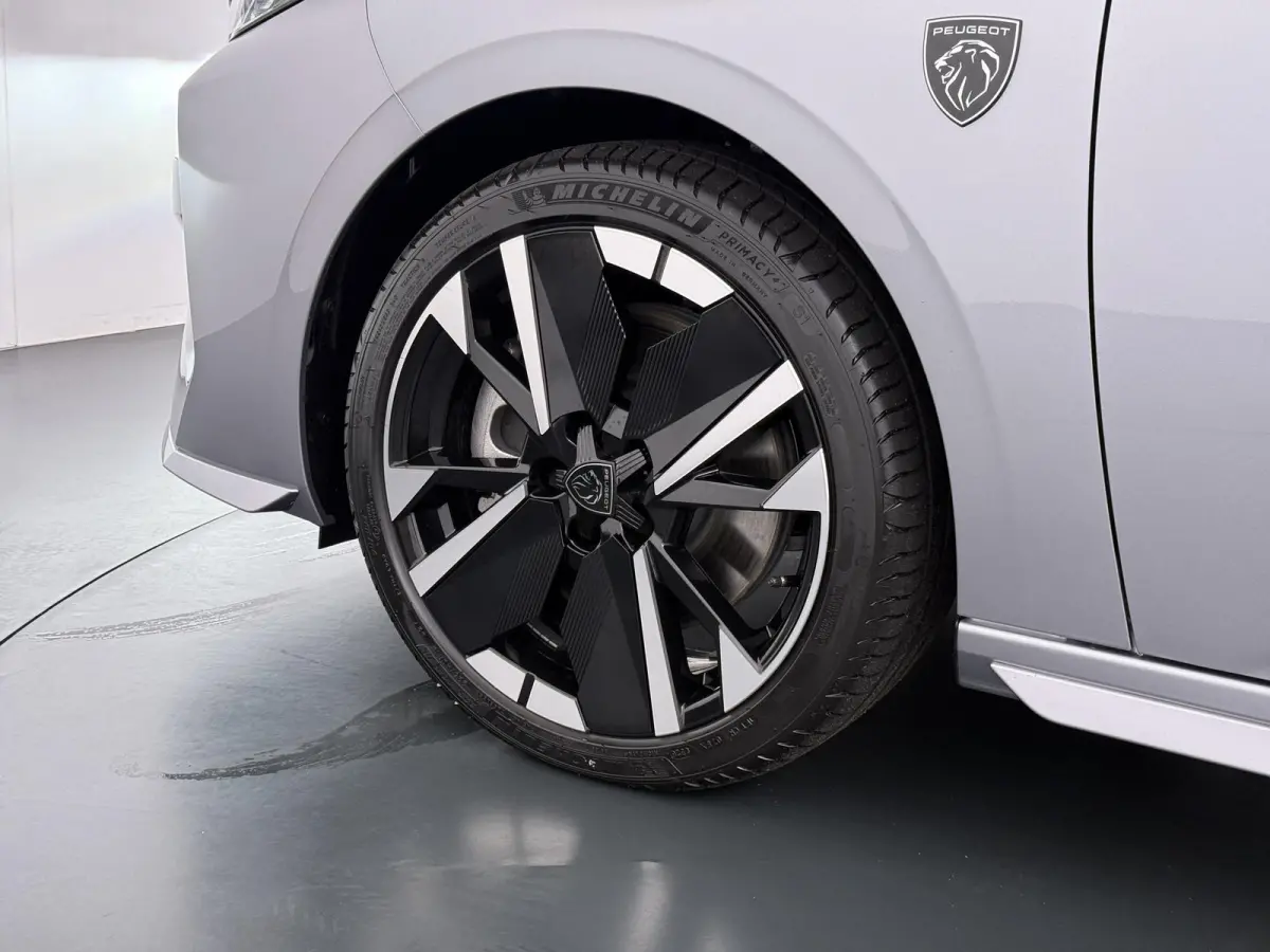 GT 195pk Plugin-Hybrid Automaat | VOORRAAR DEAL! | Navigatie | Alcantara bekleding | Elektrisch verstelbare bestuurdersstoel | Rondom camera | Drive assist pack | Elektrische achterklep | Ap