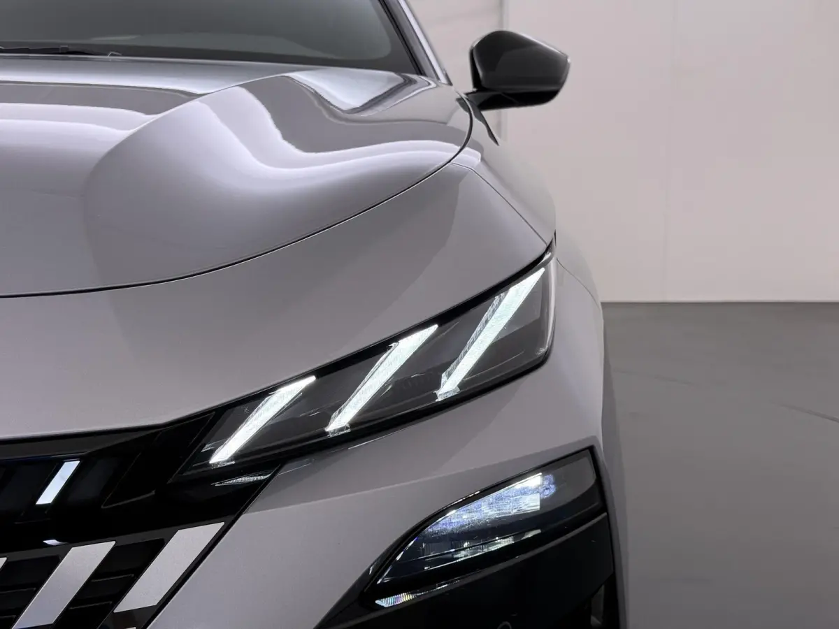 GT 195pk Plugin-Hybrid Automaat | VOORRAAR DEAL! | Navigatie | Alcantara bekleding | Elektrisch verstelbare bestuurdersstoel | Rondom camera | Drive assist pack | Elektrische achterklep | Ap