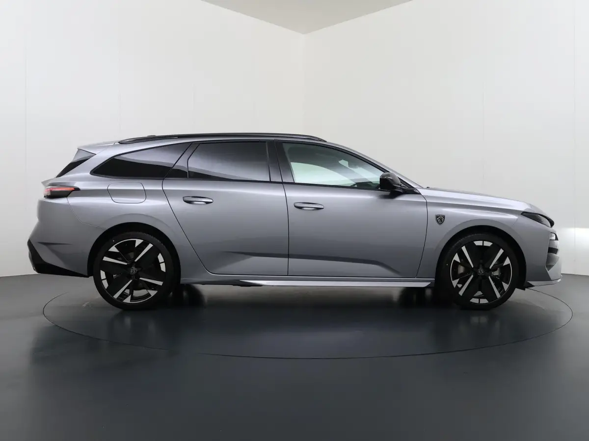 GT 195pk Plugin-Hybrid Automaat | VOORRAAR DEAL! | Navigatie | Alcantara bekleding | Elektrisch verstelbare bestuurdersstoel | Rondom camera | Drive assist pack | Elektrische achterklep | Ap