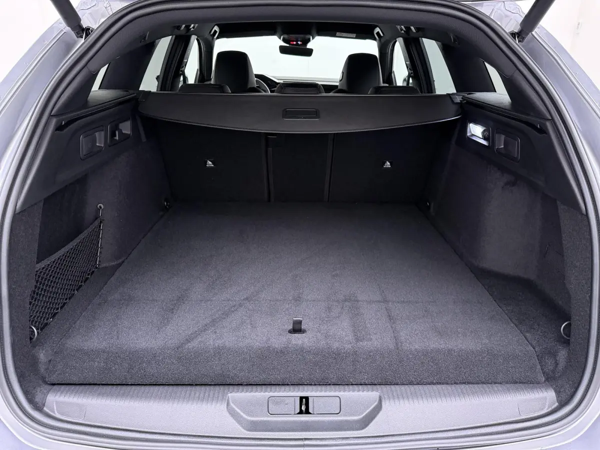 GT 195pk Plugin-Hybrid Automaat | VOORRAAR DEAL! | Navigatie | Alcantara bekleding | Elektrisch verstelbare bestuurdersstoel | Rondom camera | Drive assist pack | Elektrische achterklep | Ap