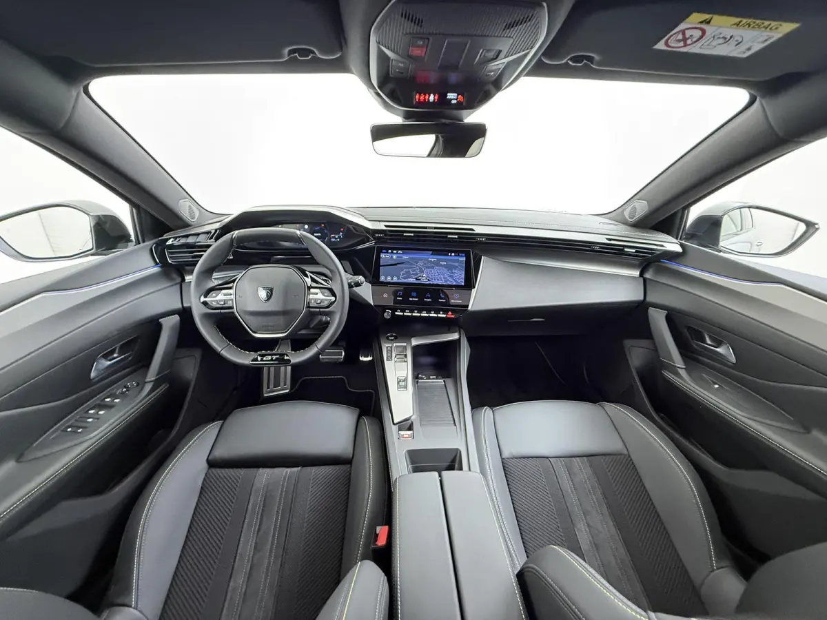 GT 195pk Plugin-Hybrid Automaat | VOORRAAR DEAL! | Navigatie | Alcantara bekleding | Elektrisch verstelbare bestuurdersstoel | Rondom camera | Drive assist pack | Elektrische achterklep | Ap