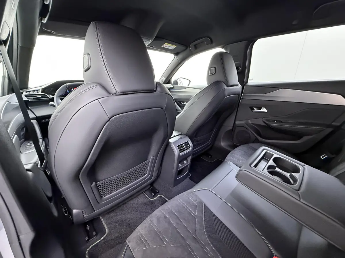 GT 195pk Plugin-Hybrid Automaat | VOORRAAR DEAL! | Navigatie | Alcantara bekleding | Elektrisch verstelbare bestuurdersstoel | Rondom camera | Drive assist pack | Elektrische achterklep | Ap