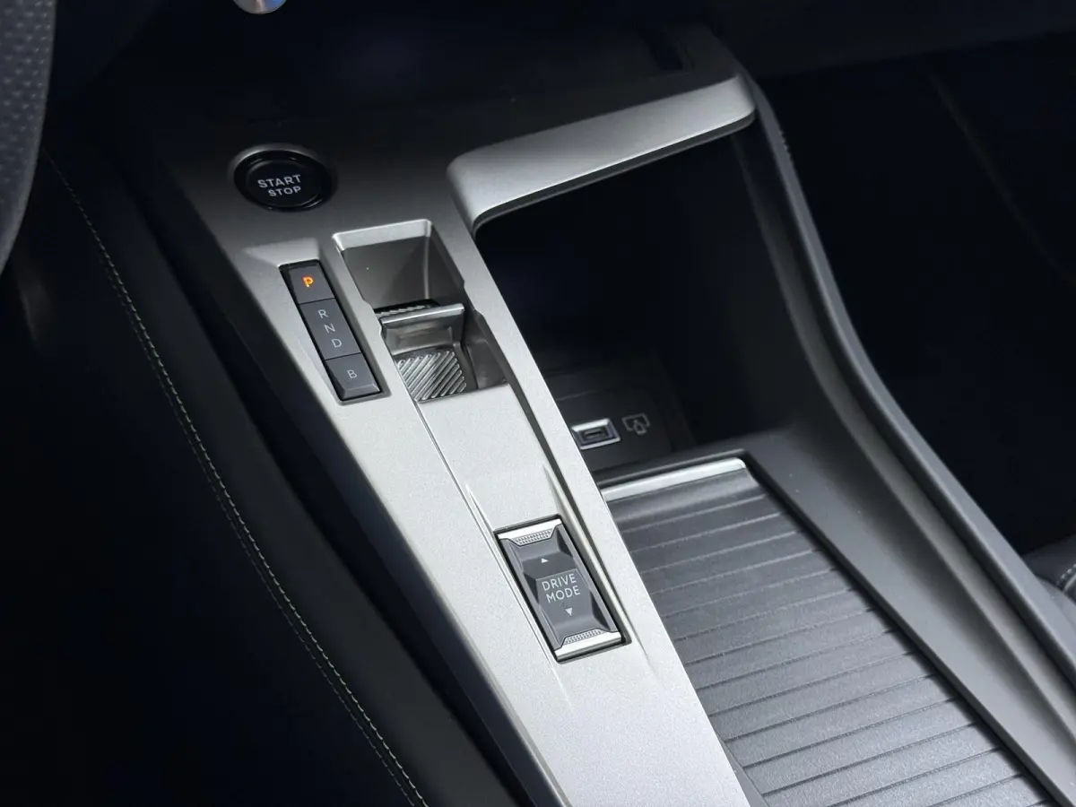 GT 195pk Plugin-Hybrid Automaat | VOORRAAR DEAL! | Navigatie | Alcantara bekleding | Elektrisch verstelbare bestuurdersstoel | Rondom camera | Drive assist pack | Elektrische achterklep | Ap