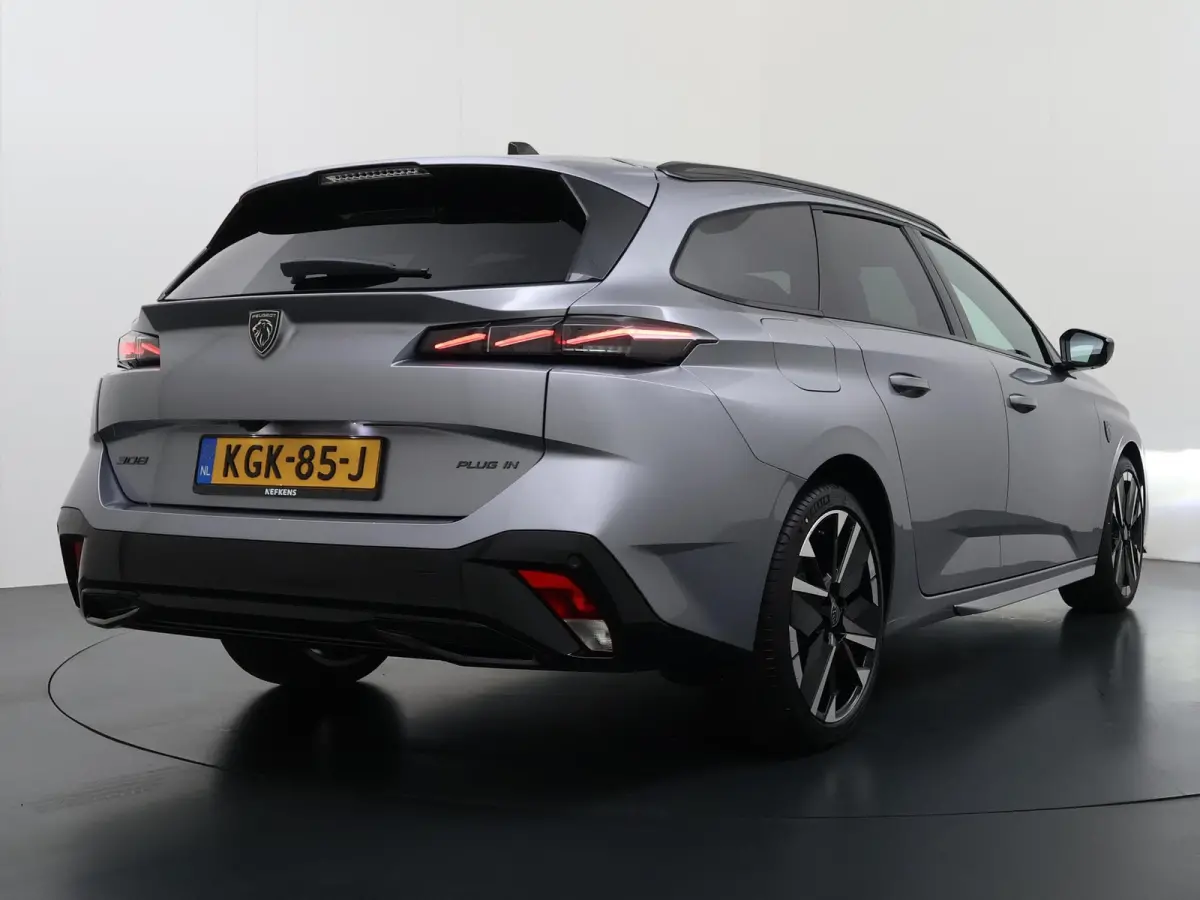 GT 195pk Plugin-Hybrid Automaat | VOORRAAR DEAL! | Navigatie | Alcantara bekleding | Elektrisch verstelbare bestuurdersstoel | Rondom camera | Drive assist pack | Elektrische achterklep | Ap