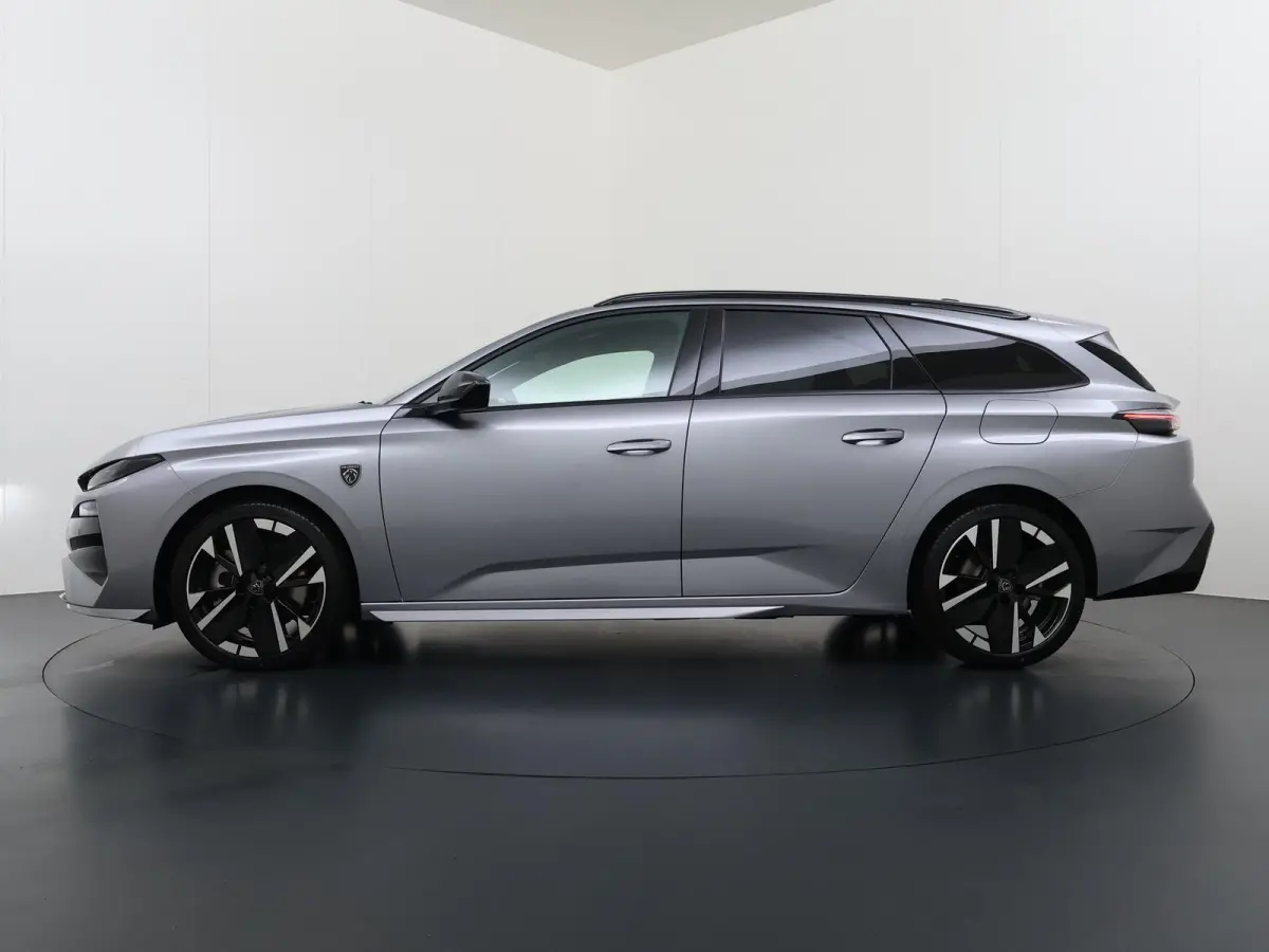 GT 195pk Plugin-Hybrid Automaat | VOORRAAR DEAL! | Navigatie | Alcantara bekleding | Elektrisch verstelbare bestuurdersstoel | Rondom camera | Drive assist pack | Elektrische achterklep | Ap