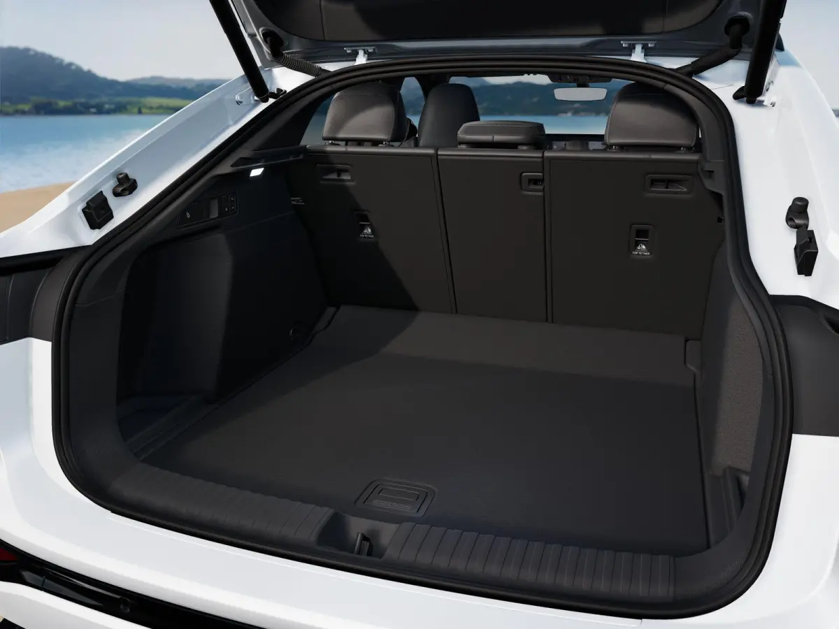 252pk S Edition 83 kWh | Panoramadak | Trekhaak Pakket