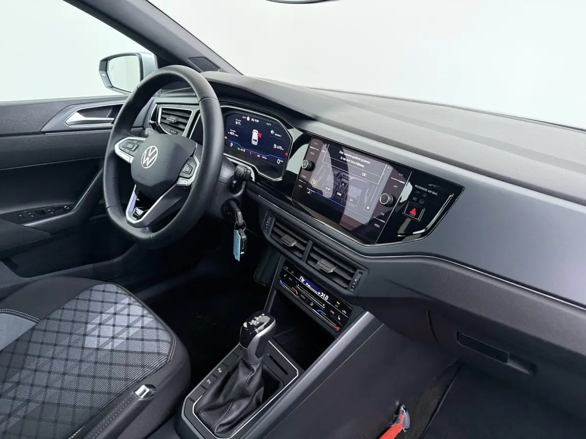 1.0 TSI R-Line Business | AUTOMAAT | Parkeercamera | Navigatie | Stoelverw. |