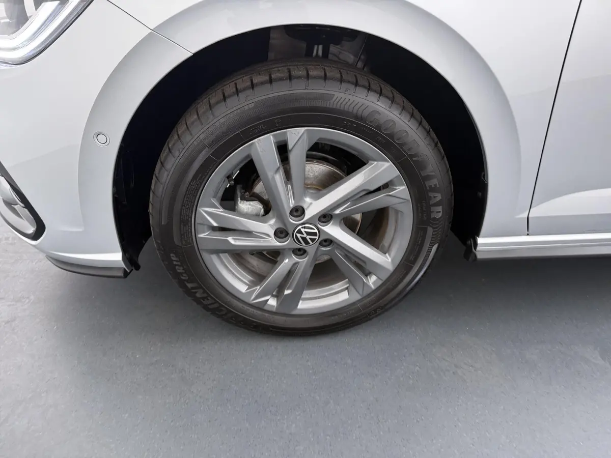 1.0 TSI R-Line Business | AUTOMAAT | Parkeercamera | Navigatie | Stoelverw. |