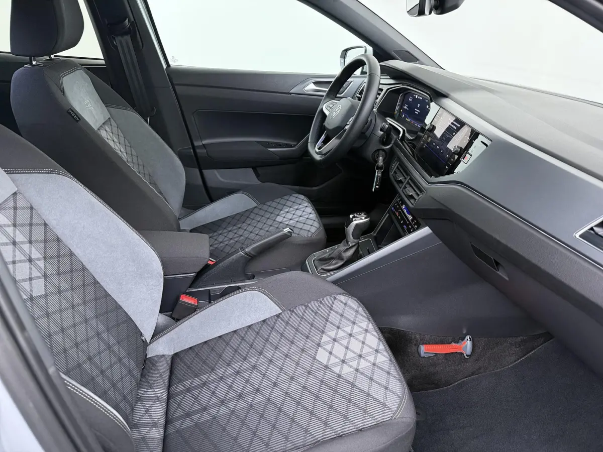 1.0 TSI R-Line Business | AUTOMAAT | Parkeercamera | Navigatie | Stoelverw. |