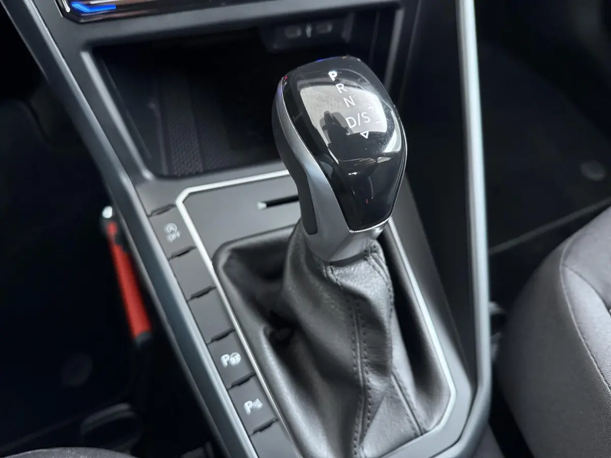 1.0 TSI R-Line Business | AUTOMAAT | Parkeercamera | Navigatie | Stoelverw. |