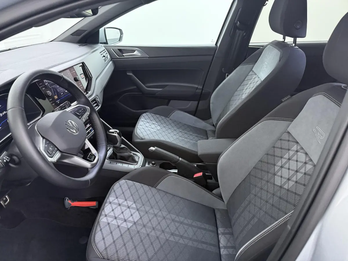 1.0 TSI R-Line Business | AUTOMAAT | Parkeercamera | Navigatie | Stoelverw. |
