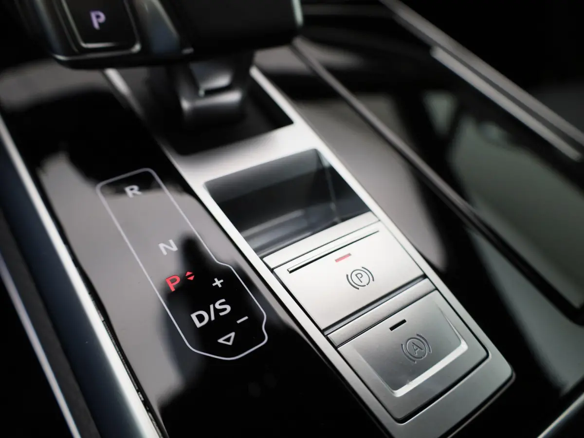 60 TFSI e quattro Pro Line S Competition 490 PK l Adaptive cruise control + emergency ass. l Luchtvering l Glazen panoramadak l Vierwielbesturing l 360 graden camera l Head-up display l Elek