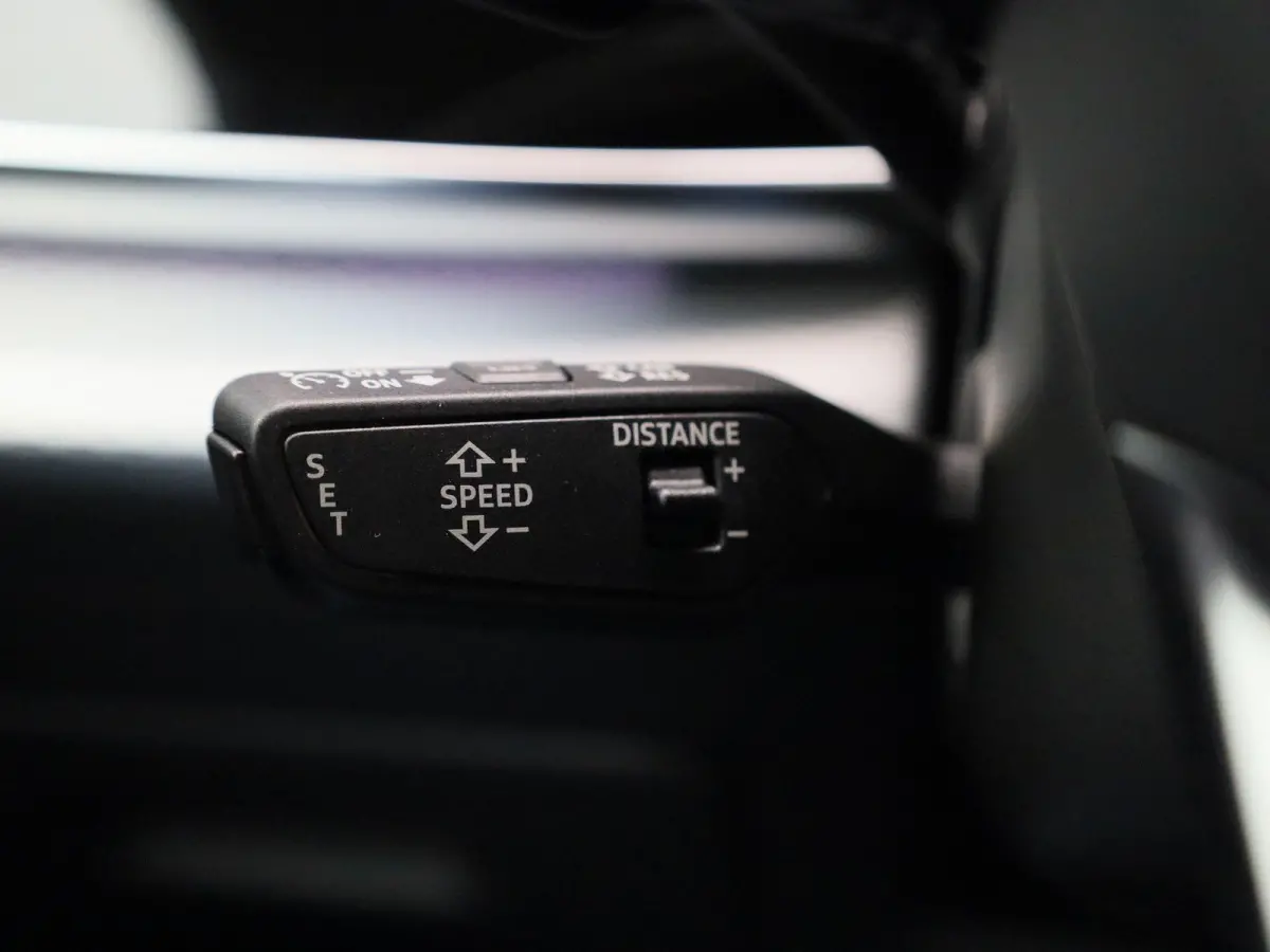 60 TFSI e quattro Pro Line S Competition 490 PK l Adaptive cruise control + emergency ass. l Luchtvering l Glazen panoramadak l Vierwielbesturing l 360 graden camera l Head-up display l Elek