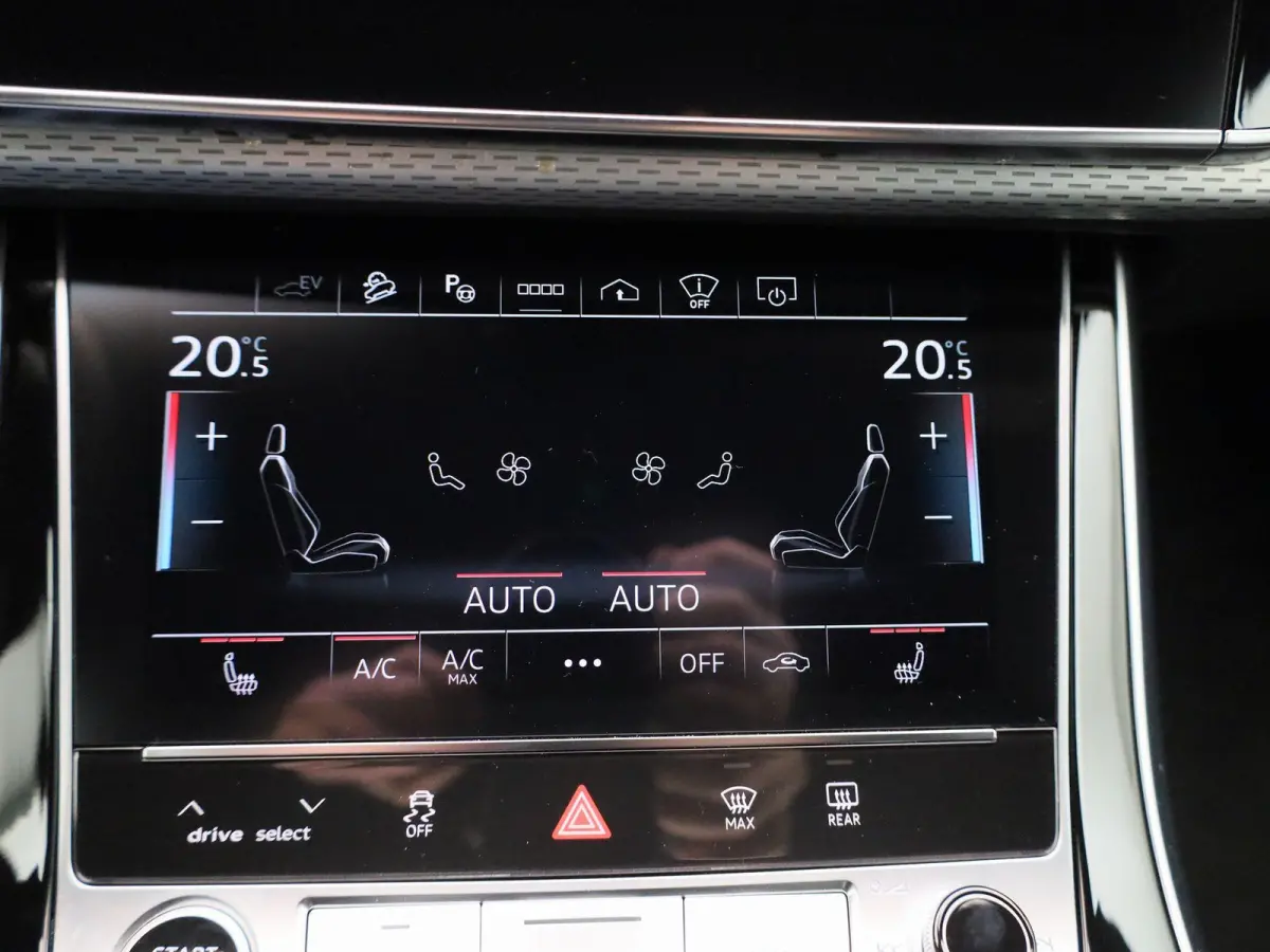 60 TFSI e quattro Pro Line S Competition 490 PK l Adaptive cruise control + emergency ass. l Luchtvering l Glazen panoramadak l Vierwielbesturing l 360 graden camera l Head-up display l Elek