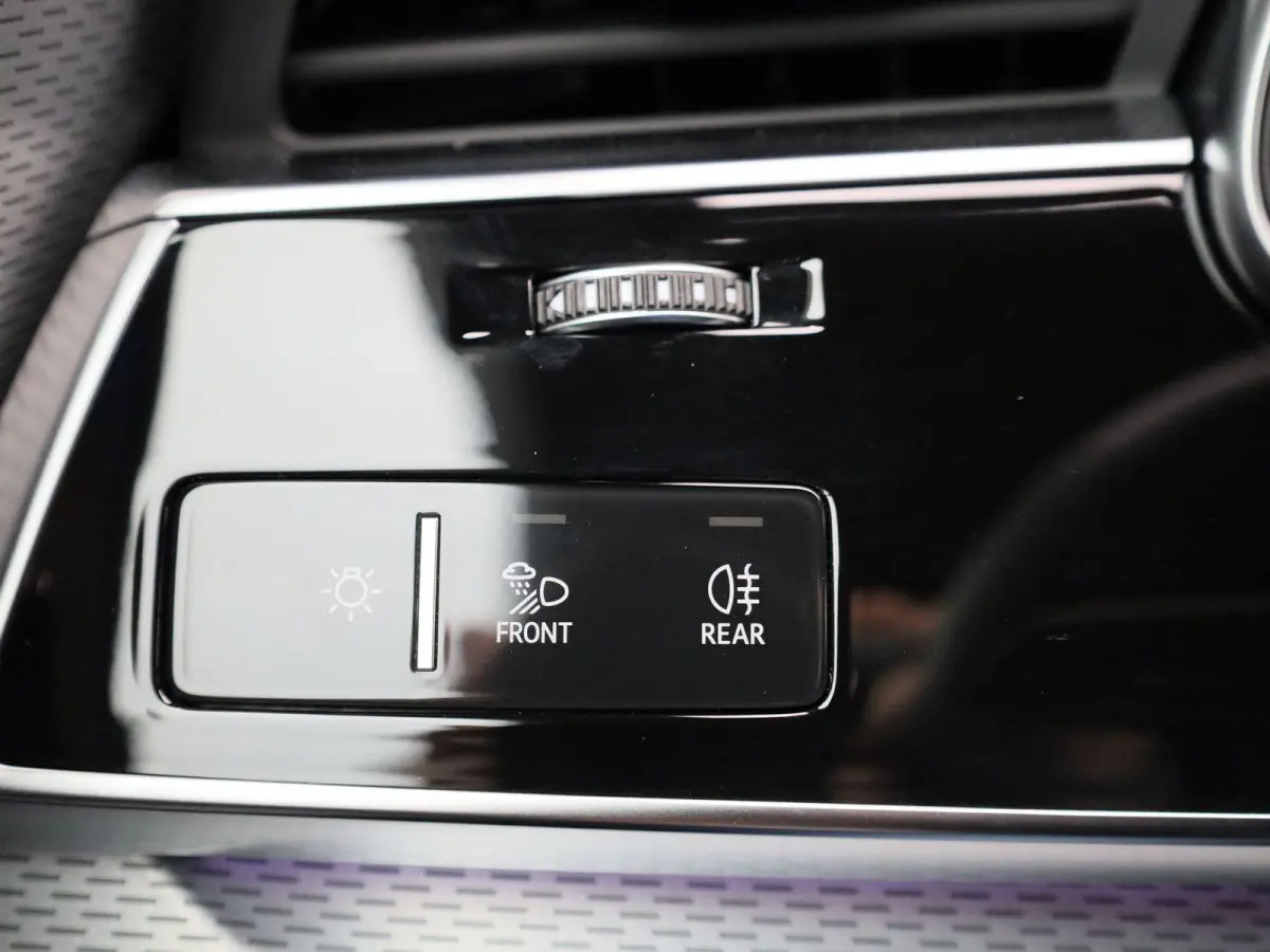 60 TFSI e quattro Pro Line S Competition 490 PK l Adaptive cruise control + emergency ass. l Luchtvering l Glazen panoramadak l Vierwielbesturing l 360 graden camera l Head-up display l Elek