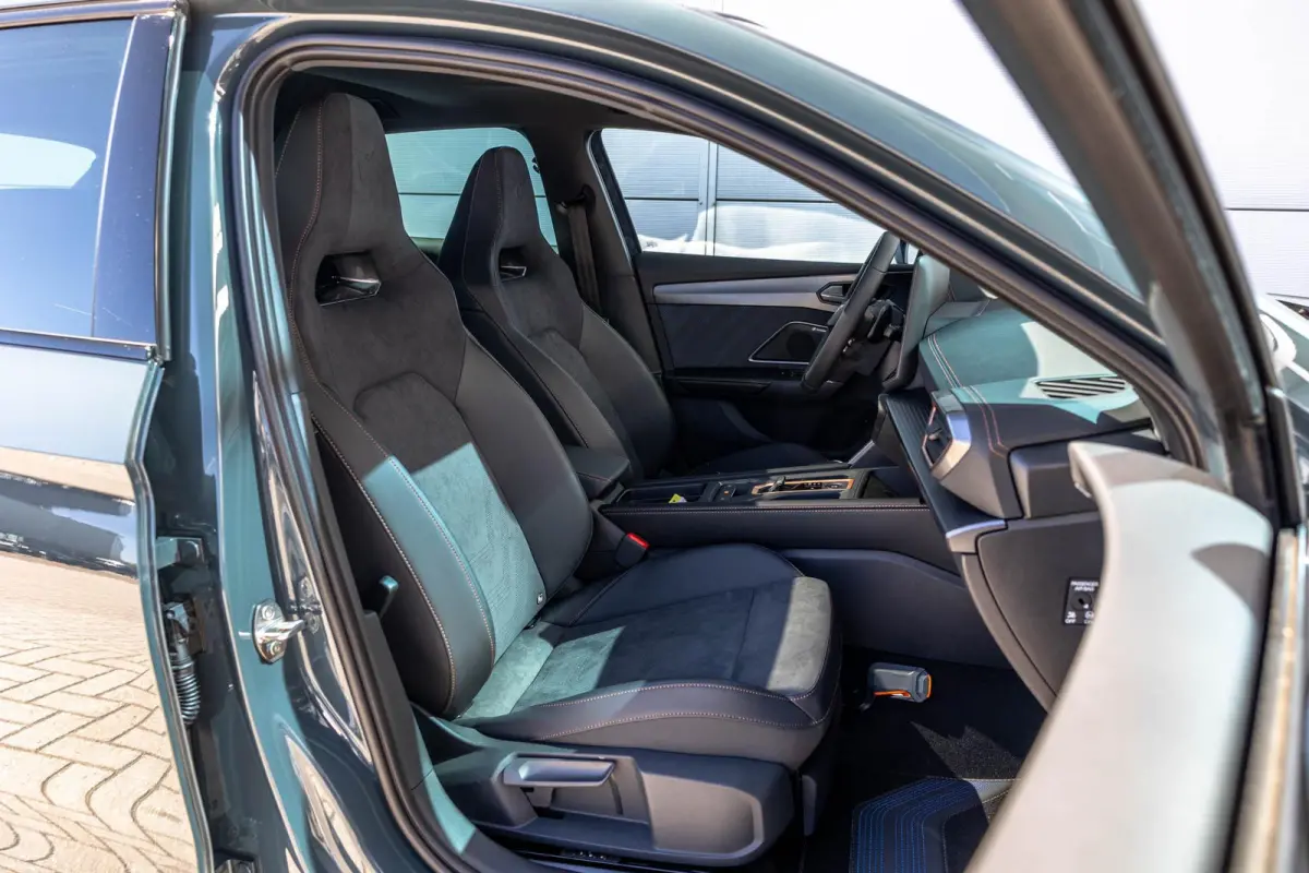 1.5 TSI e-Hybrid 204pk Essential | Panoramadak | Sportstoelen