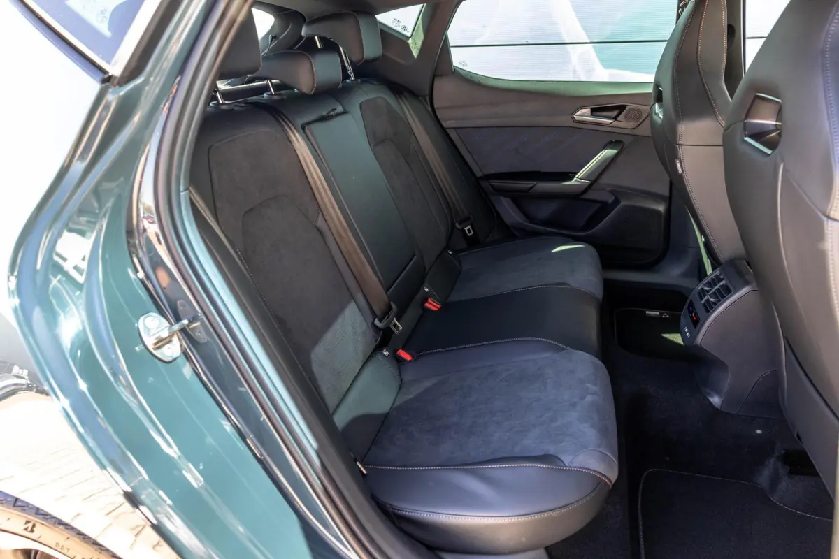 1.5 TSI e-Hybrid 204pk Essential | Panoramadak | Sportstoelen