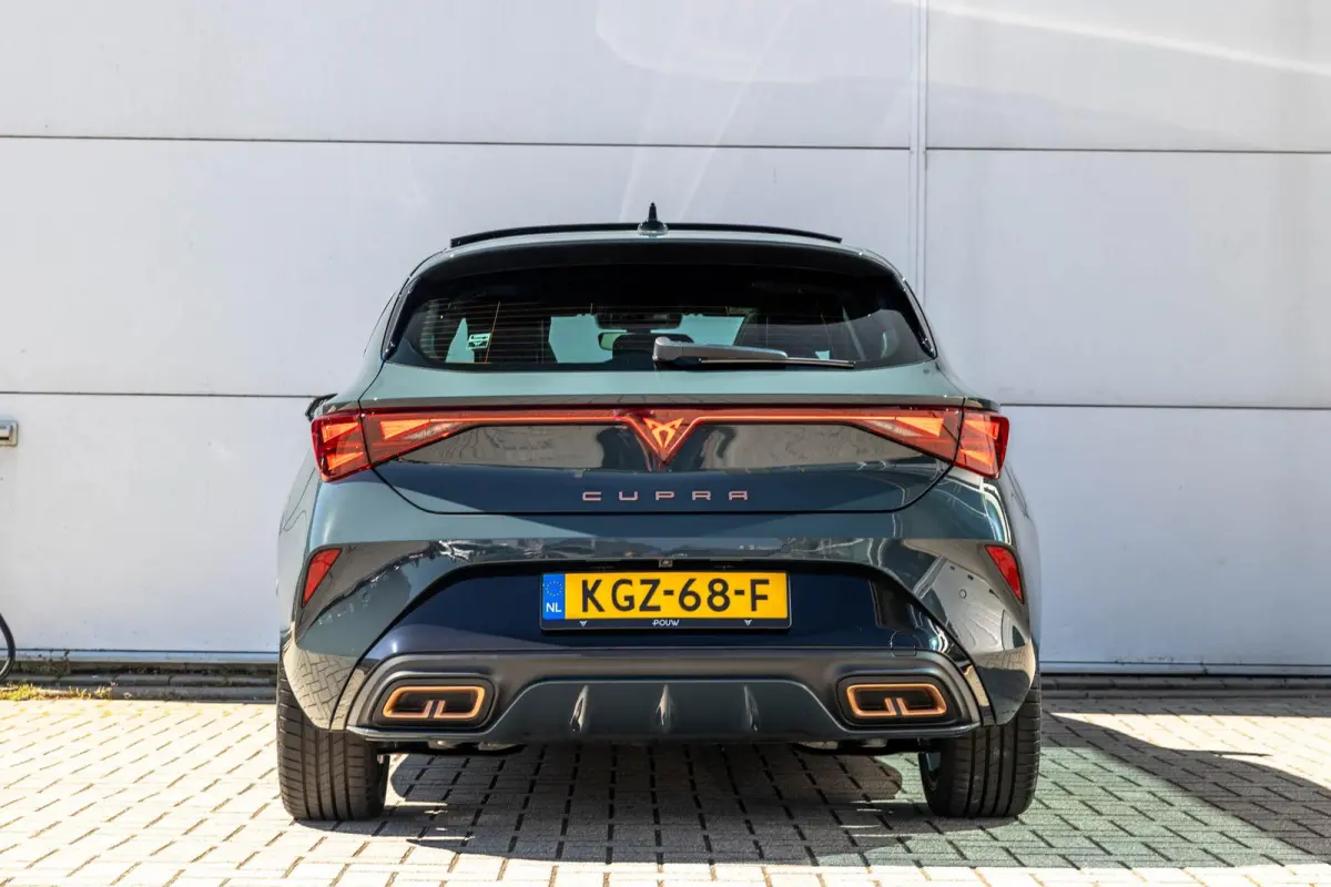 1.5 TSI e-Hybrid 204pk Essential | Panoramadak | Sportstoelen
