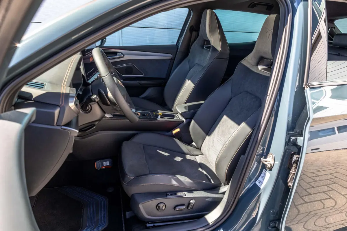 1.5 TSI e-Hybrid 204pk Essential | Panoramadak | Sportstoelen