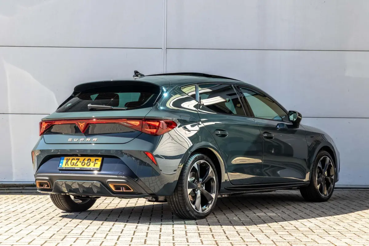 1.5 TSI e-Hybrid 204pk Essential | Panoramadak | Sportstoelen
