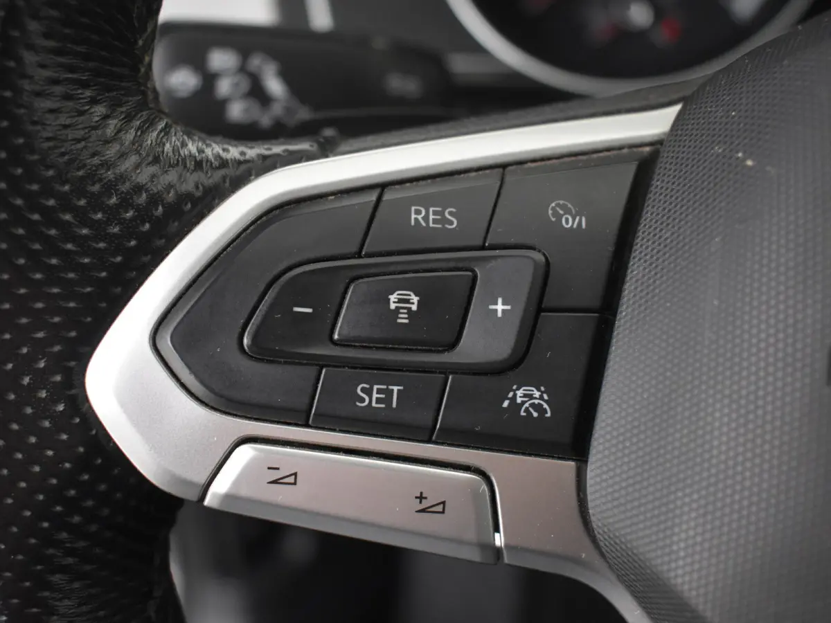 1.4 TSI PHEV GTE Business | SOH 98,4% l Trekhaak uitklapbaar | Achteruitrijcamera | Cruise control adaptief | Stoelverwarming | DAB | LED |  Navigatie |  Achterklep electrisch | 18"LMV
