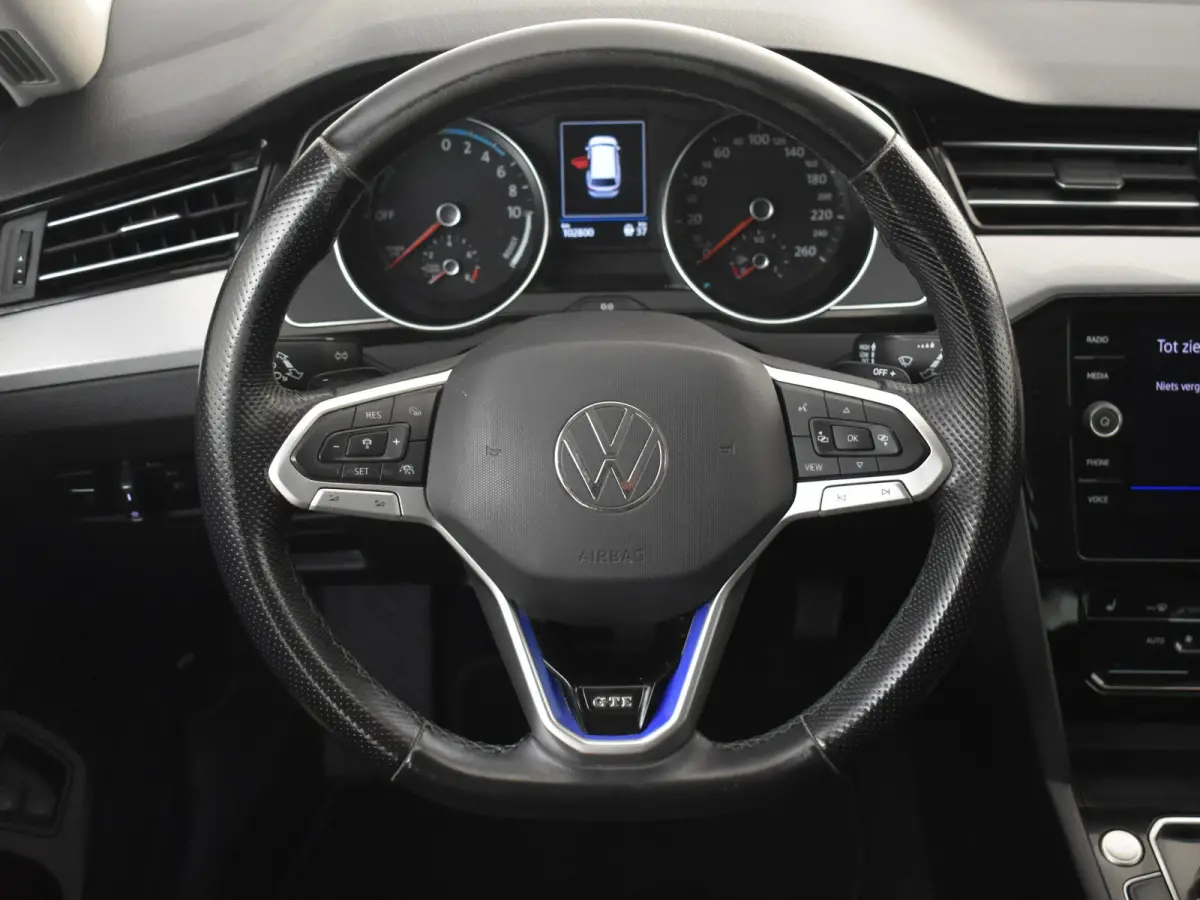 1.4 TSI PHEV GTE Business | SOH 98,4% l Trekhaak uitklapbaar | Achteruitrijcamera | Cruise control adaptief | Stoelverwarming | DAB | LED |  Navigatie |  Achterklep electrisch | 18"LMV