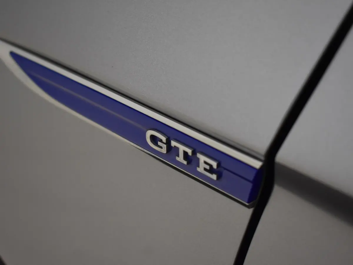 1.4 TSI PHEV GTE Business | SOH 98,4% l Trekhaak uitklapbaar | Achteruitrijcamera | Cruise control adaptief | Stoelverwarming | DAB | LED |  Navigatie |  Achterklep electrisch | 18"LMV