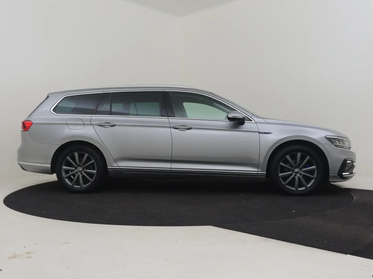 1.4 TSI PHEV GTE Business | SOH 98,4% l Trekhaak uitklapbaar | Achteruitrijcamera | Cruise control adaptief | Stoelverwarming | DAB | LED |  Navigatie |  Achterklep electrisch | 18"LMV