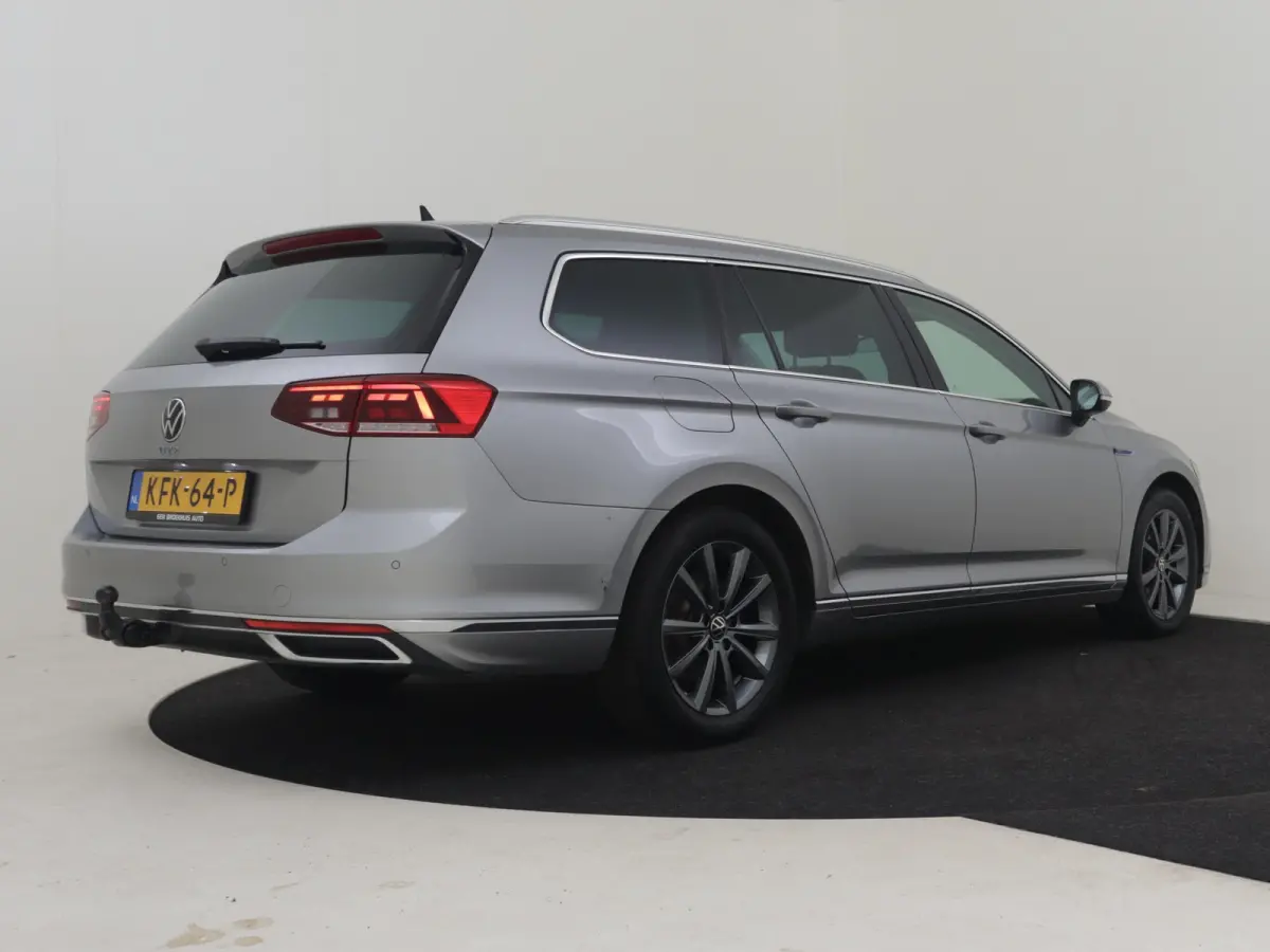 1.4 TSI PHEV GTE Business | SOH 98,4% l Trekhaak uitklapbaar | Achteruitrijcamera | Cruise control adaptief | Stoelverwarming | DAB | LED |  Navigatie |  Achterklep electrisch | 18"LMV