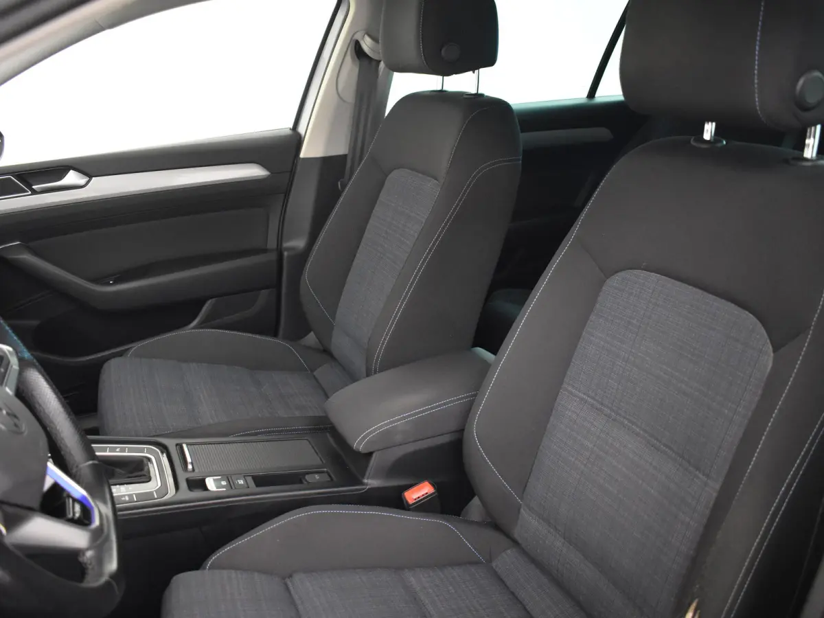 1.4 TSI PHEV GTE Business | SOH 98,4% l Trekhaak uitklapbaar | Achteruitrijcamera | Cruise control adaptief | Stoelverwarming | DAB | LED |  Navigatie |  Achterklep electrisch | 18"LMV