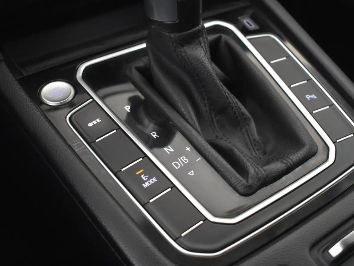 1.4 TSI PHEV GTE Business | SOH 98,4% l Trekhaak uitklapbaar | Achteruitrijcamera | Cruise control adaptief | Stoelverwarming | DAB | LED |  Navigatie |  Achterklep electrisch | 18"LMV