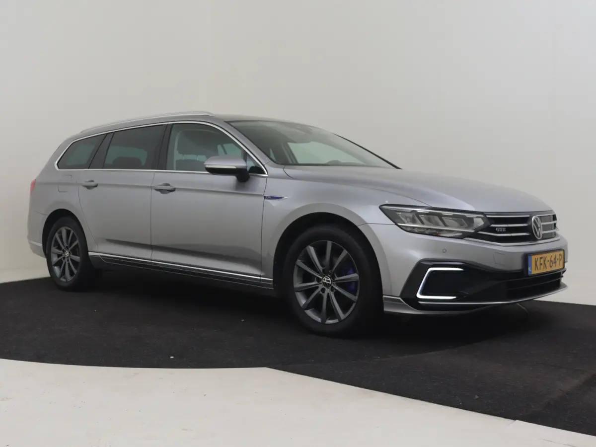 1.4 TSI PHEV GTE Business | SOH 98,4% l Trekhaak uitklapbaar | Achteruitrijcamera | Cruise control adaptief | Stoelverwarming | DAB | LED |  Navigatie |  Achterklep electrisch | 18"LMV