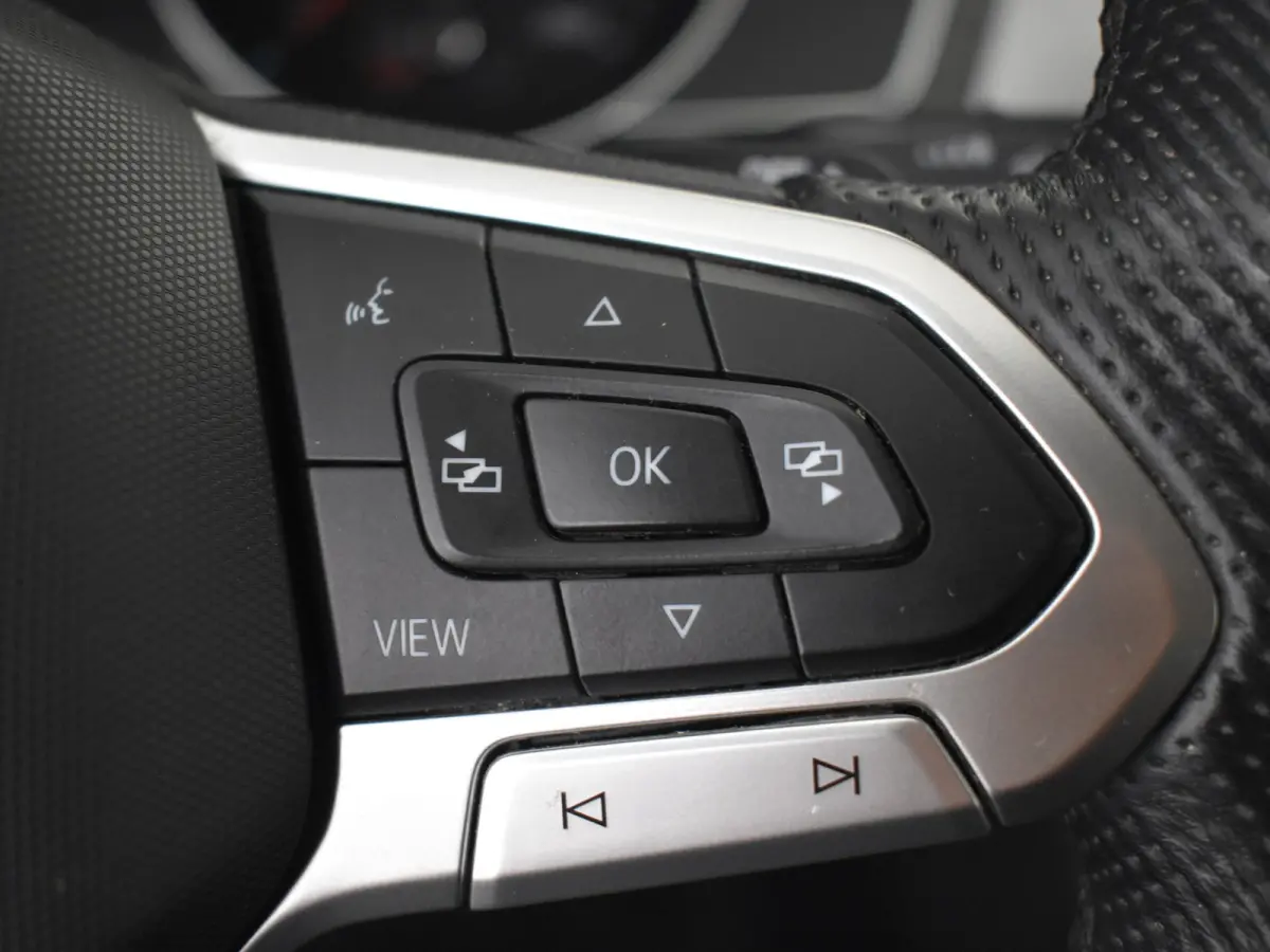 1.4 TSI PHEV GTE Business | SOH 98,4% l Trekhaak uitklapbaar | Achteruitrijcamera | Cruise control adaptief | Stoelverwarming | DAB | LED |  Navigatie |  Achterklep electrisch | 18"LMV