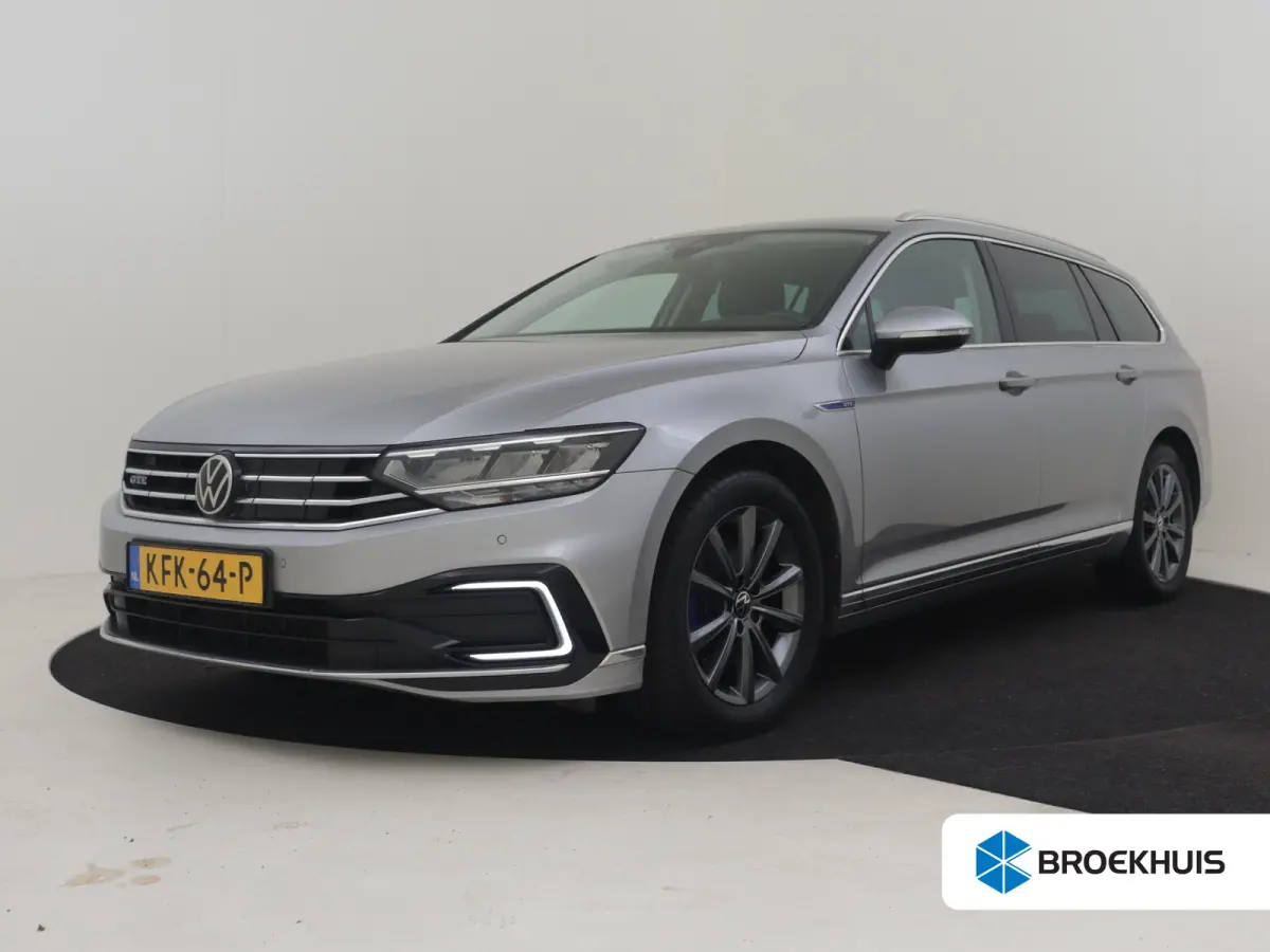 1.4 TSI PHEV GTE Business | SOH 98,4% l Trekhaak uitklapbaar | Achteruitrijcamera | Cruise control adaptief | Stoelverwarming | DAB | LED |  Navigatie |  Achterklep electrisch | 18"LMV